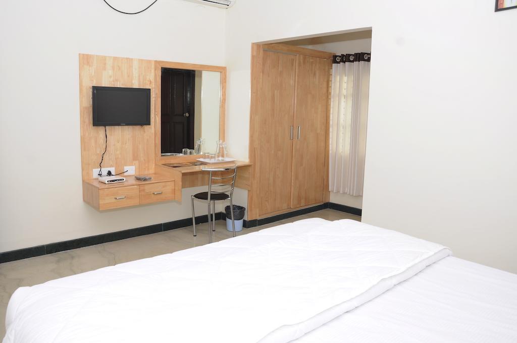 Oyo 1900 Hotel Olive Residency Мисор Екстериор снимка