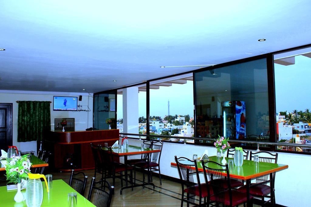 Oyo 1900 Hotel Olive Residency Мисор Екстериор снимка