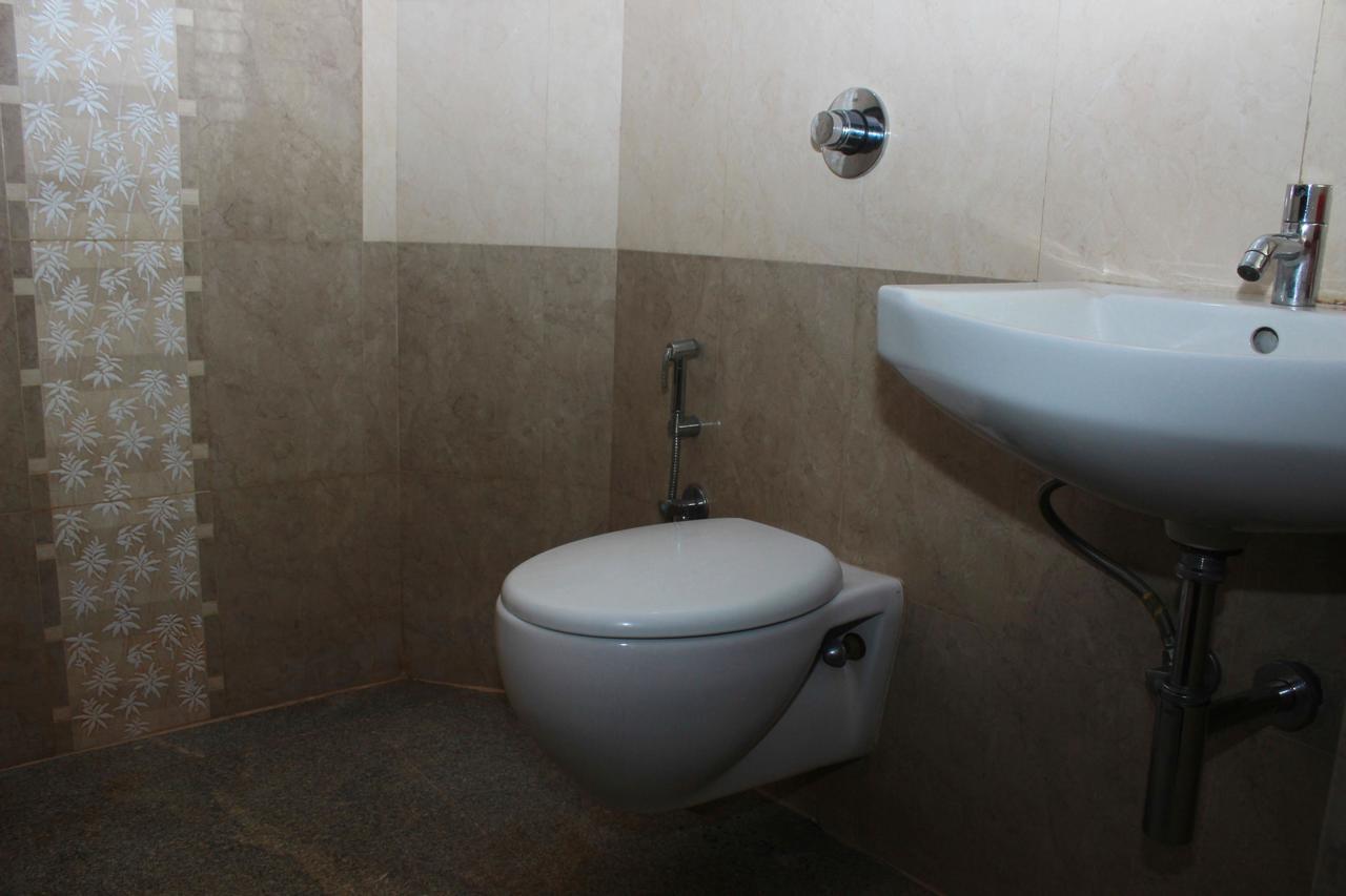 Oyo 1900 Hotel Olive Residency Мисор Екстериор снимка