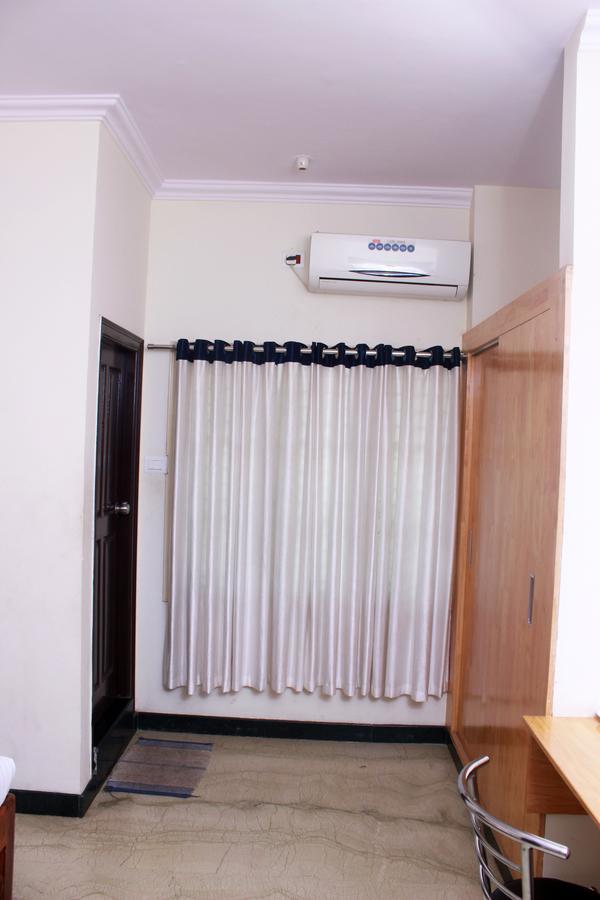 Oyo 1900 Hotel Olive Residency Мисор Екстериор снимка