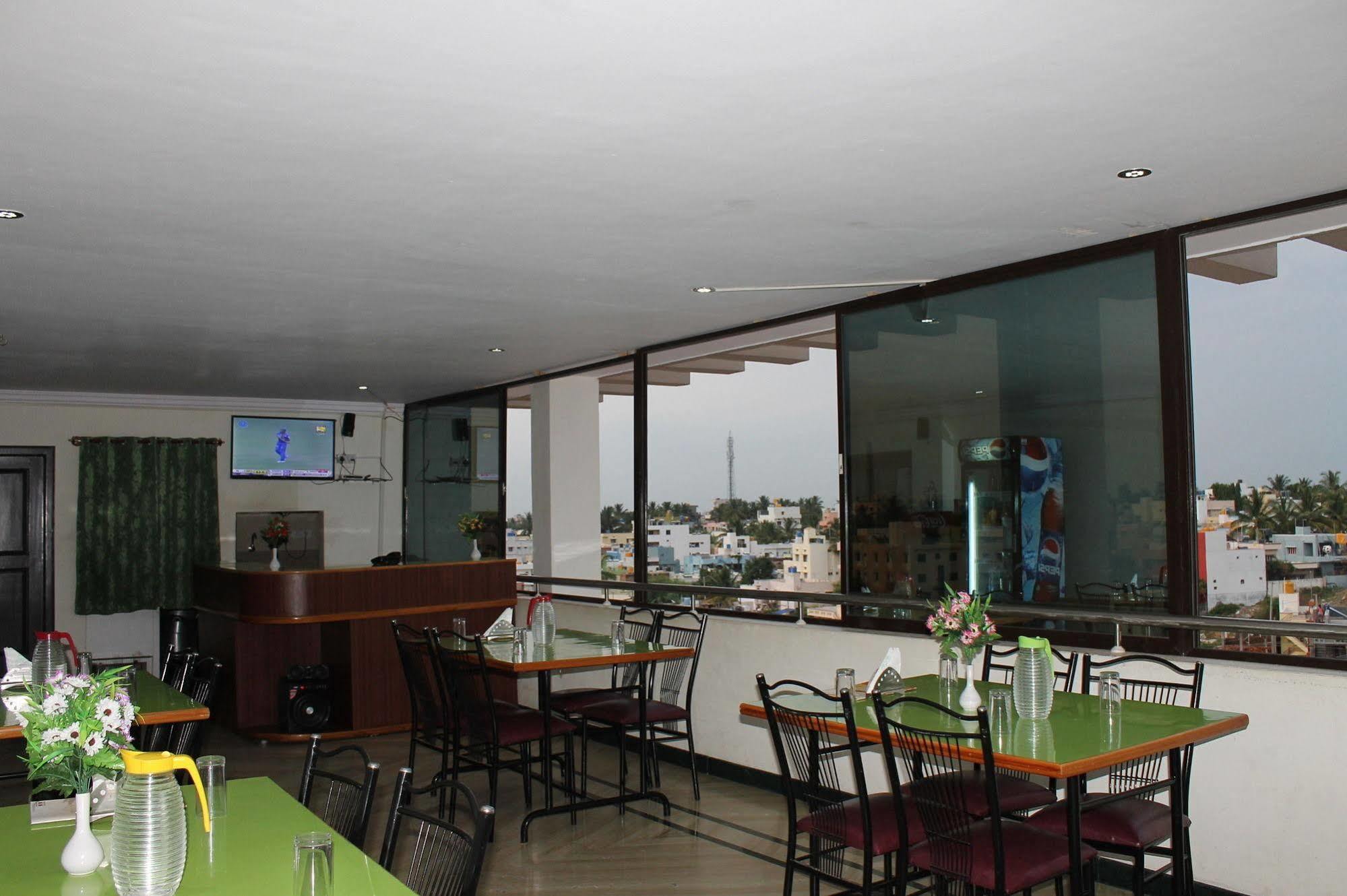 Oyo 1900 Hotel Olive Residency Мисор Екстериор снимка