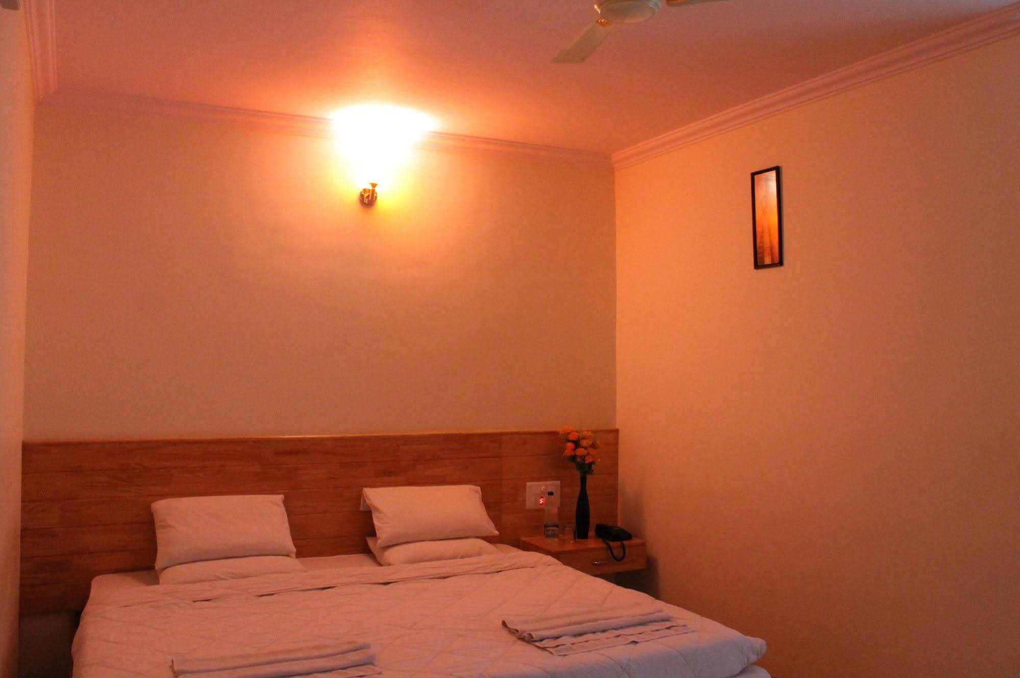 Oyo 1900 Hotel Olive Residency Мисор Екстериор снимка