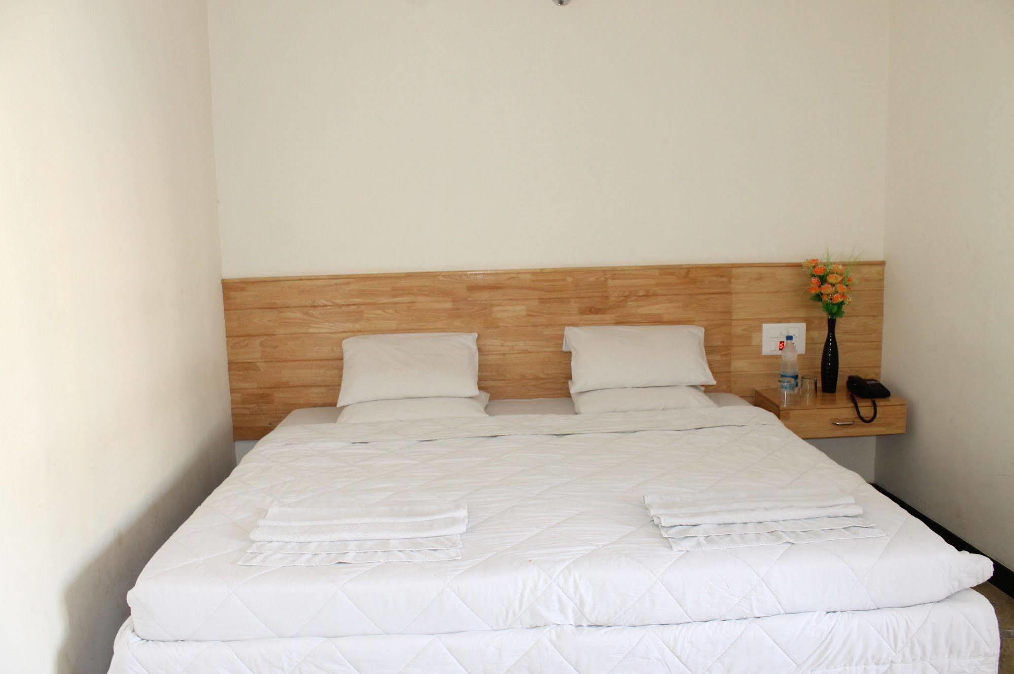 Oyo 1900 Hotel Olive Residency Мисор Екстериор снимка
